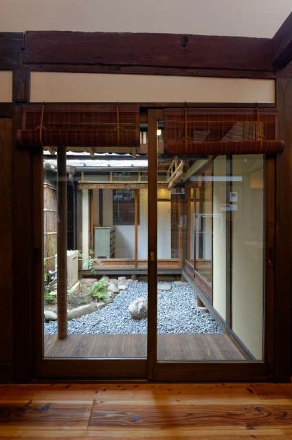 中京区麩屋町の家中庭